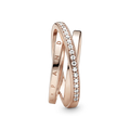 Anillo de triple banda con pavé cruzado oro rosa